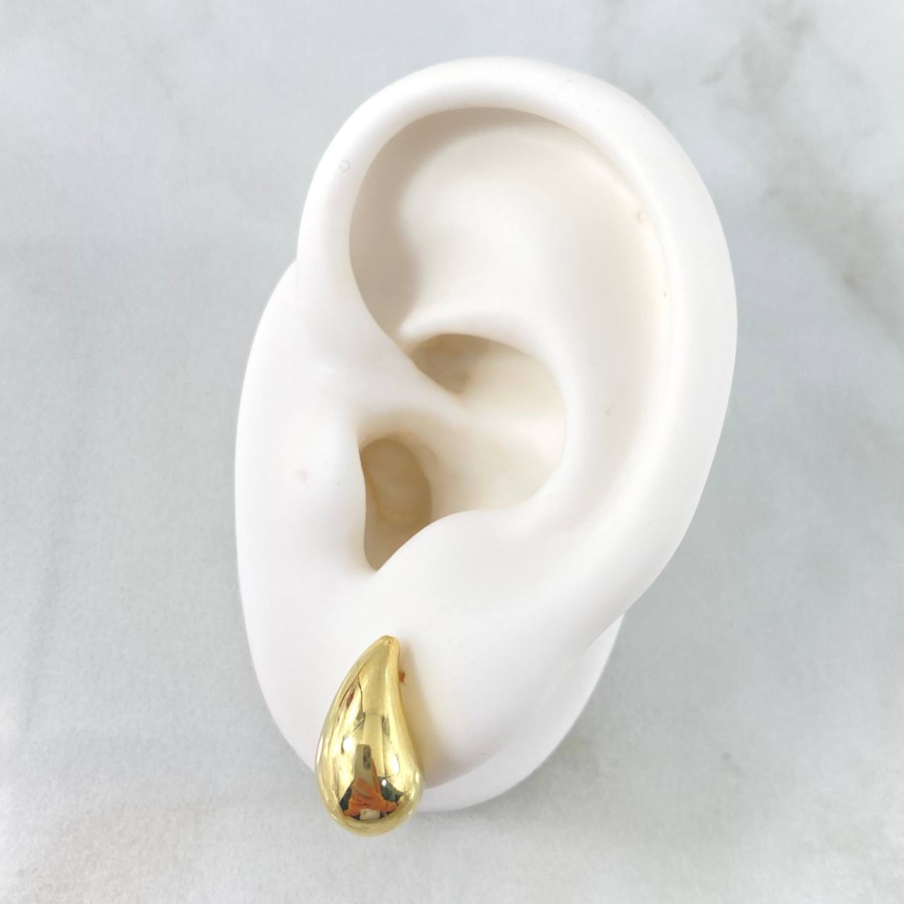 Topos Gota 2.4gr / 1.5cm / Lisa Broche Mariposa Oro Amarillo +4 18K
