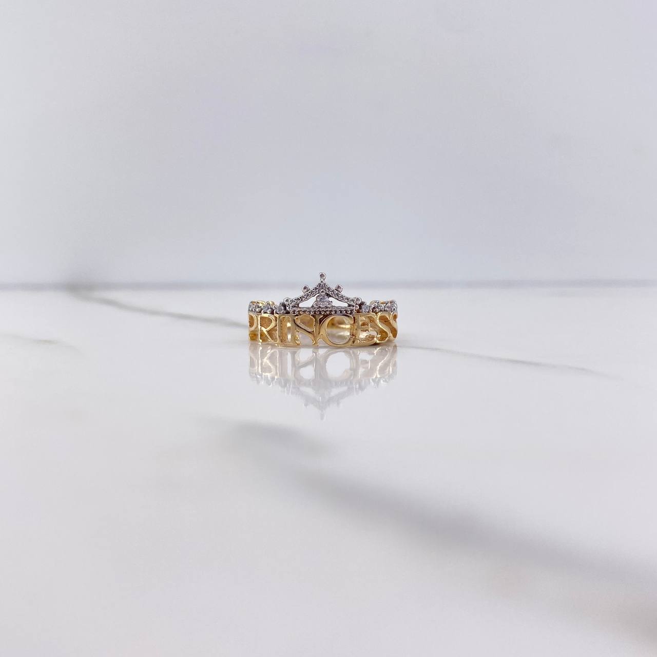 Princess Ring 3.05gr / Size 6 3/4 / White Zircons Two-tone Yellow and White Gold &