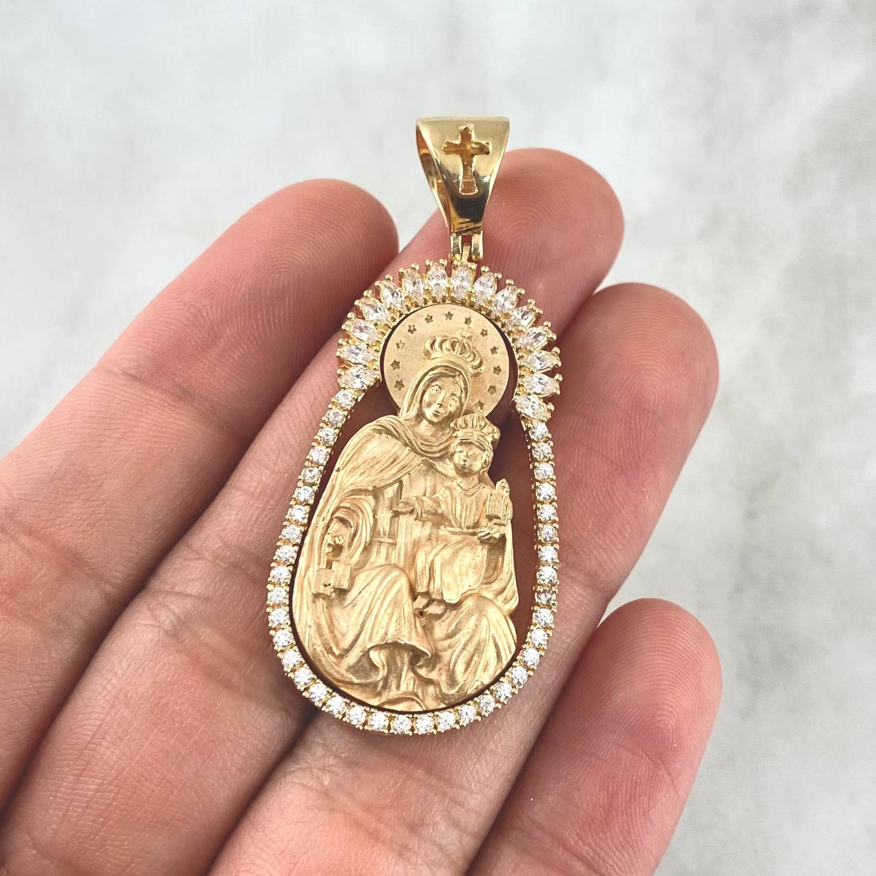 Dije Virgen del Carmen 12.45gr / 4.5cm / Mate Circones Blancos Oro Amarillo