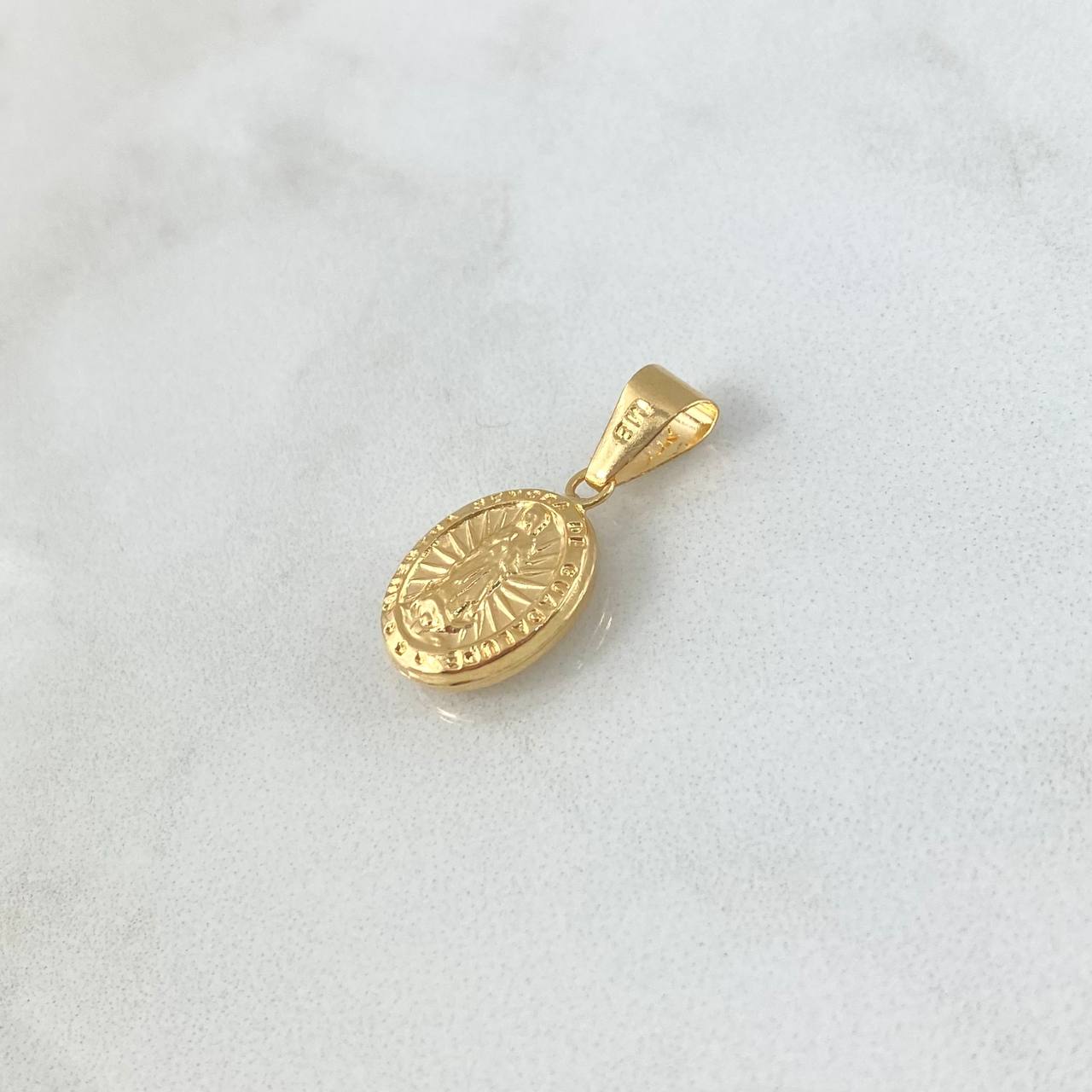 Dije Virgen Guadalupe 0.9gr / 2.2cm / Troquelado - Cargador Liso Oro Amarillo