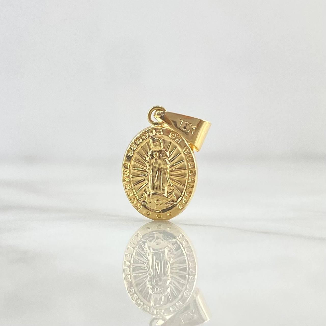 Pendant Virgen Guadalupe 0.8gr / 2.2cm / Stamped - Smooth Yellow Gold Charger