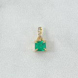 Pendant Cube Stone 0.9gr / 1.1cm / Emeralds 0.58pts - White Diamonds 0.01pts 18K Yellow Gold (Jewel) ©