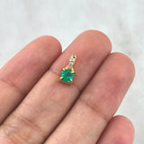 Pendant Cube Stone 0.9gr / 1.1cm / Emeralds 0.58pts - White Diamonds 0.01pts 18K Yellow Gold (Jewel) ©