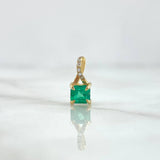 Pendant Cube Stone 0.9gr / 1.1cm / Emeralds 0.58pts - White Diamonds 0.01pts 18K Yellow Gold (Jewel) ©