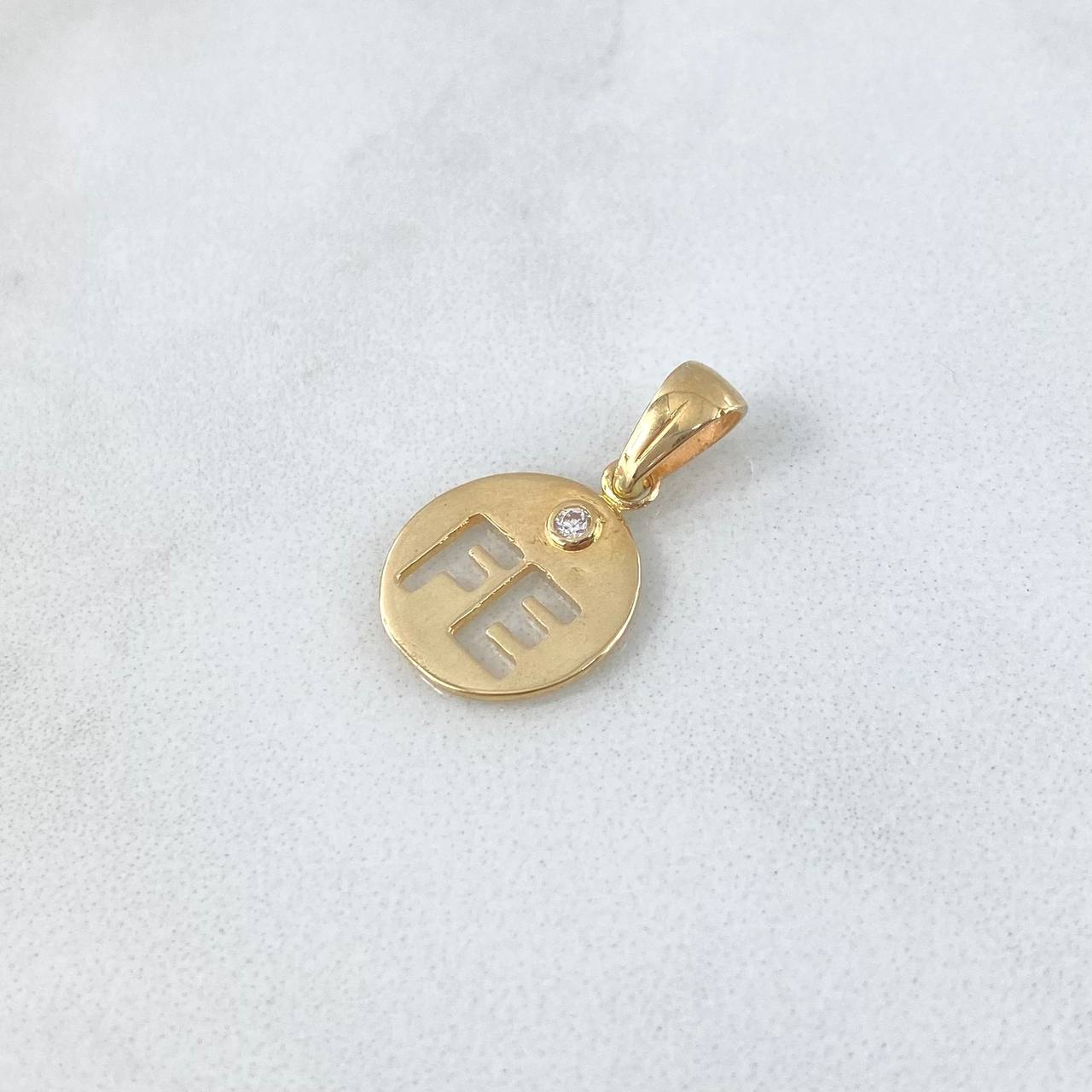 Pendant FE Medal 1.15gr / 2cm / White Zircon Yellow Gold 18K