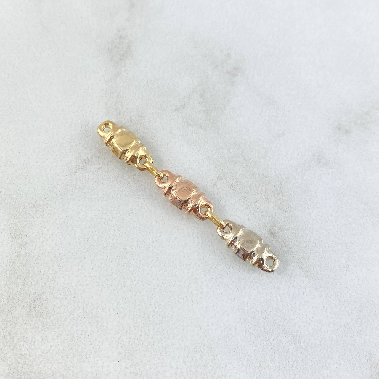 Charm Rustic Scrap Smooth Barrel 0.75gr / 3.6cm / Tres Oros 18K