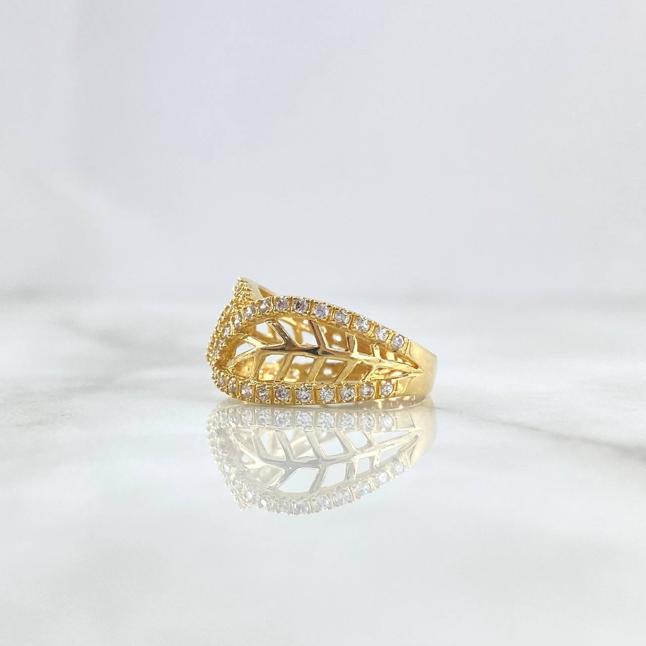 Hug Leaves Ring 3.8gr / Size 6 1/4 / White Zircons 18K Yellow Gold *