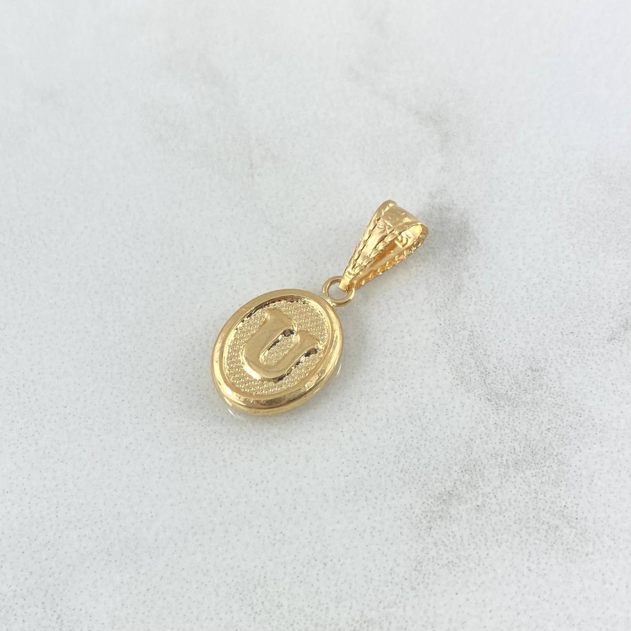 Pendant Letter U 0.5gr / 2cm / Textured Oval 18K Yellow Gold
