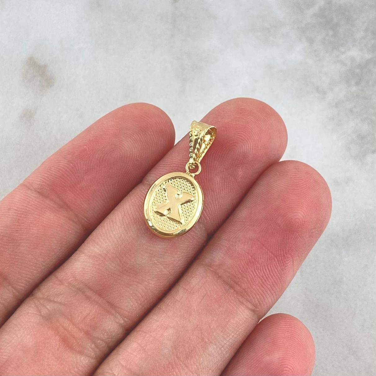 Pendant Letter X 0.55gr / 2cm / Textured Oval 18K Yellow Gold