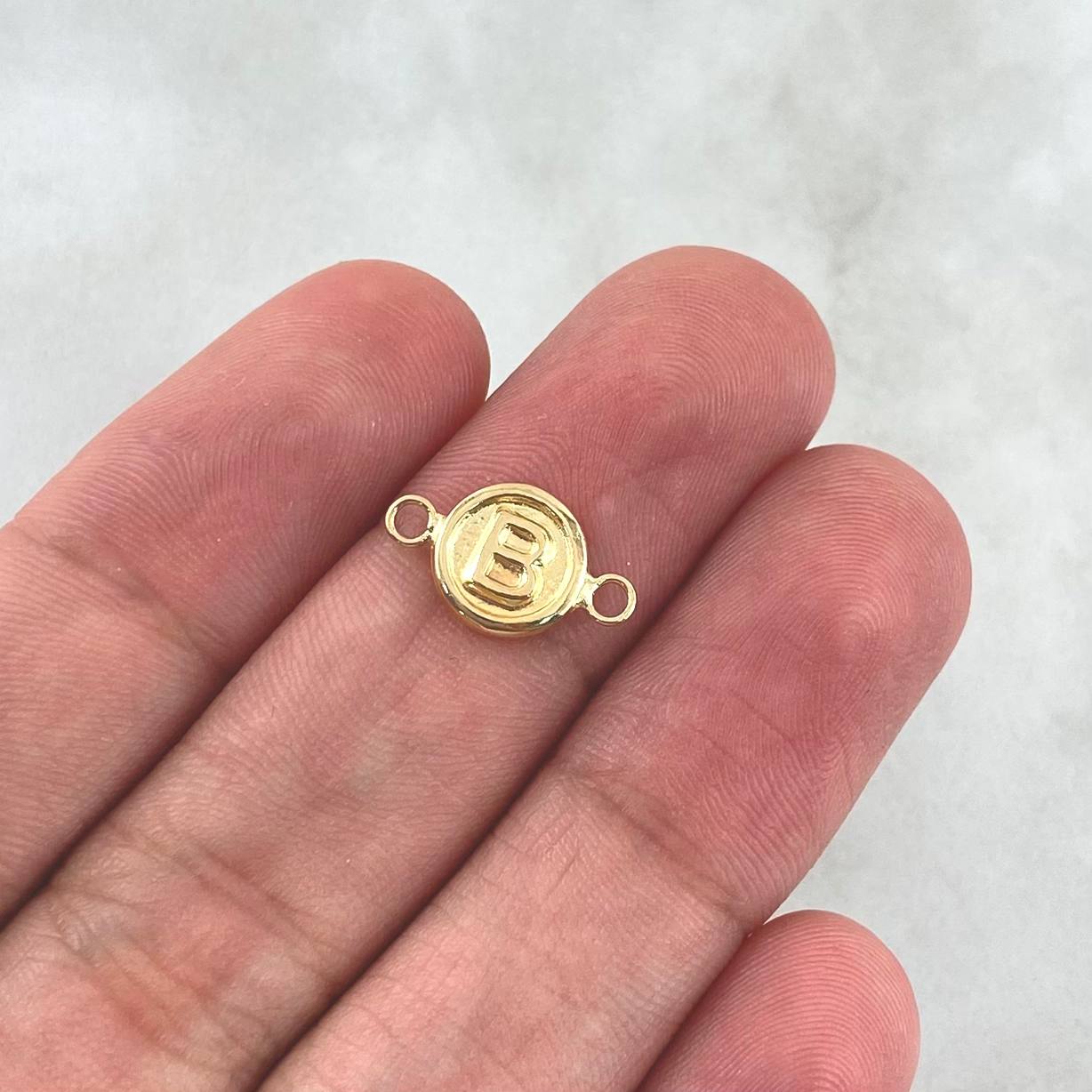 Charm Letter B 0.4gr / 1.3cm / Matte Yellow Gold 18K Circle