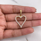 Dije Silueta Corazon 2.15gr / 3.1cm / Circones Blancos Oro Amarillo 18K #