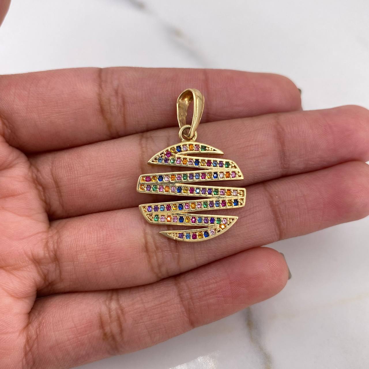 Pendant Circle Stripes 4.4gr / 3cm / Colored Zircons 18K Yellow Gold #