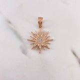 Dije Sol 3.95gr / 3.3cm / Circones Blancos Oro Rosa 18K #