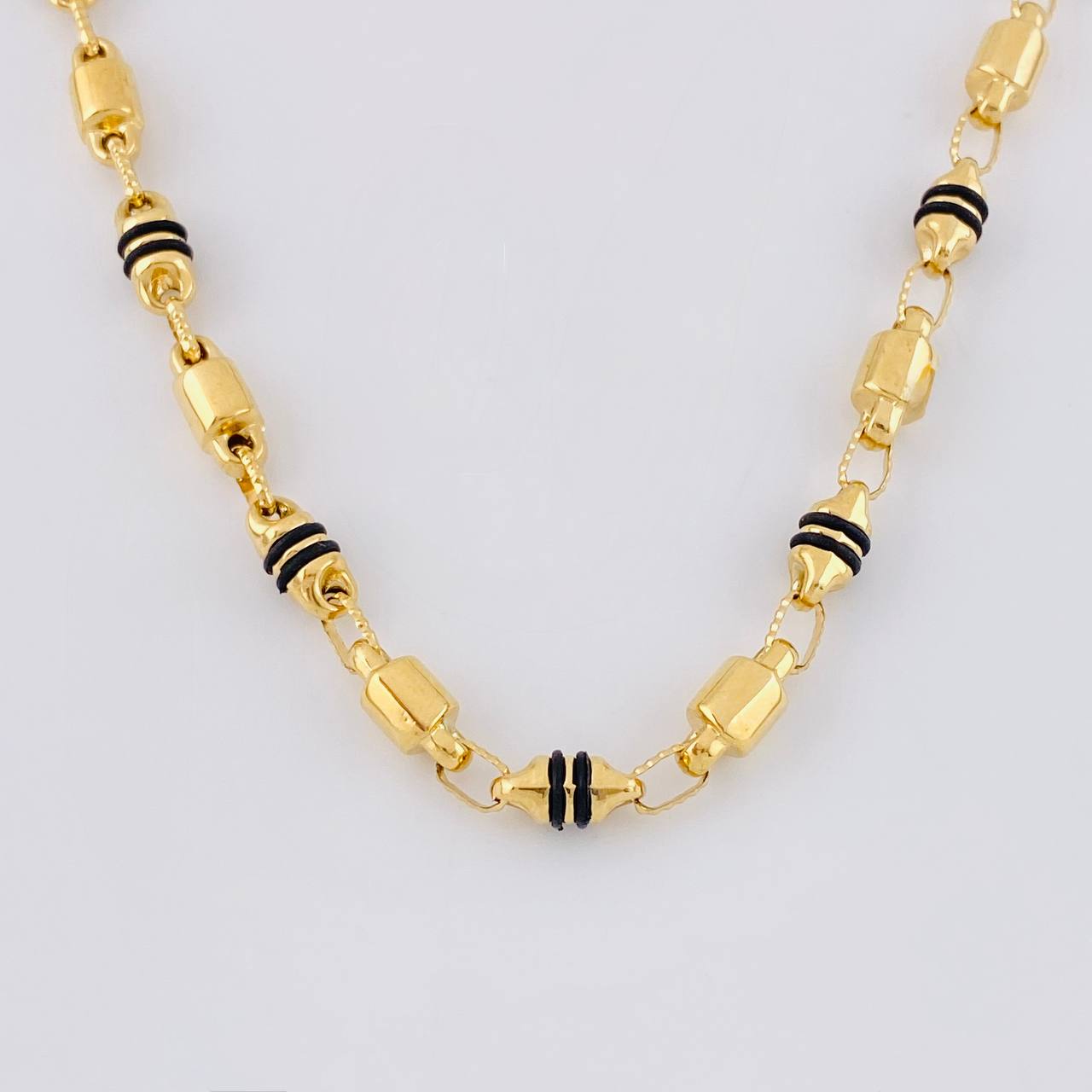 Rustic Barrel Bead Chain 15.75g / 26 in / 4.4mm 18K Yellow Gold