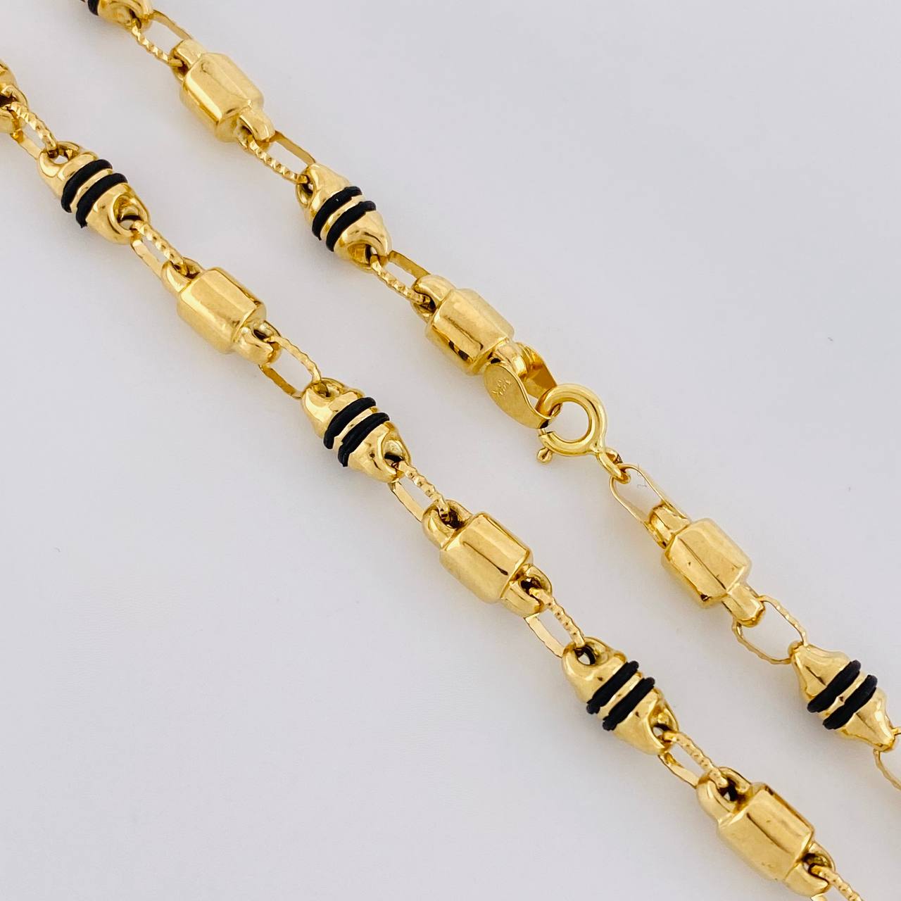 Rustic Barrel Bead Chain 15.75g / 26 in / 4.4mm 18K Yellow Gold