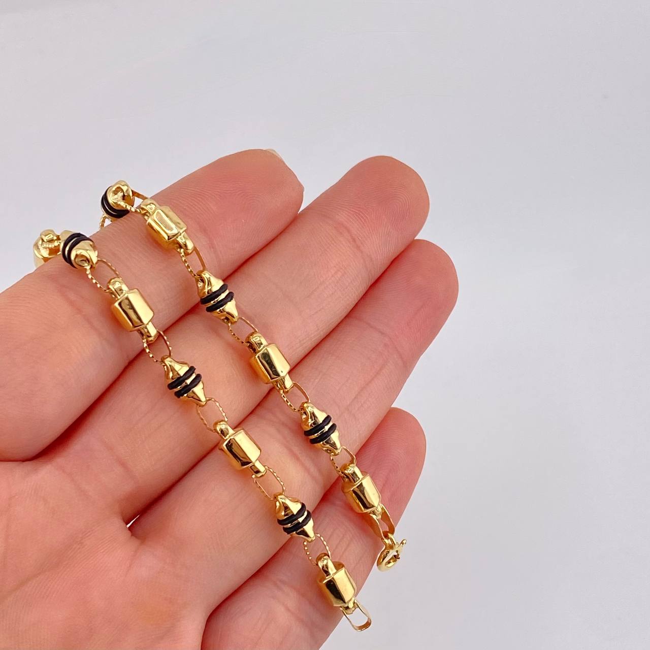 Rustic Barrel Bead Chain 15.75g / 26 in / 4.4mm 18K Yellow Gold
