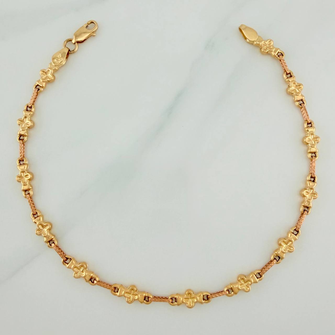 Pulso Rustico Flores 4.6gr / 8 3/4 in / 4.7mm  Oro Amarillo Rosa 18K %