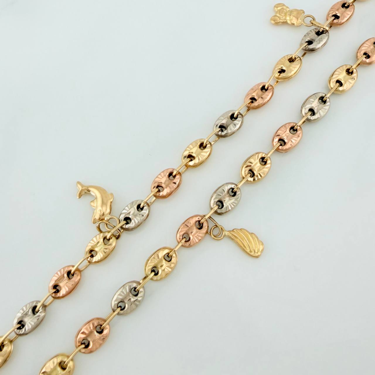 Tobillera GC Dijes 7.25gr / 10 3/4 in / 4.67mm Tres Oros 18K %