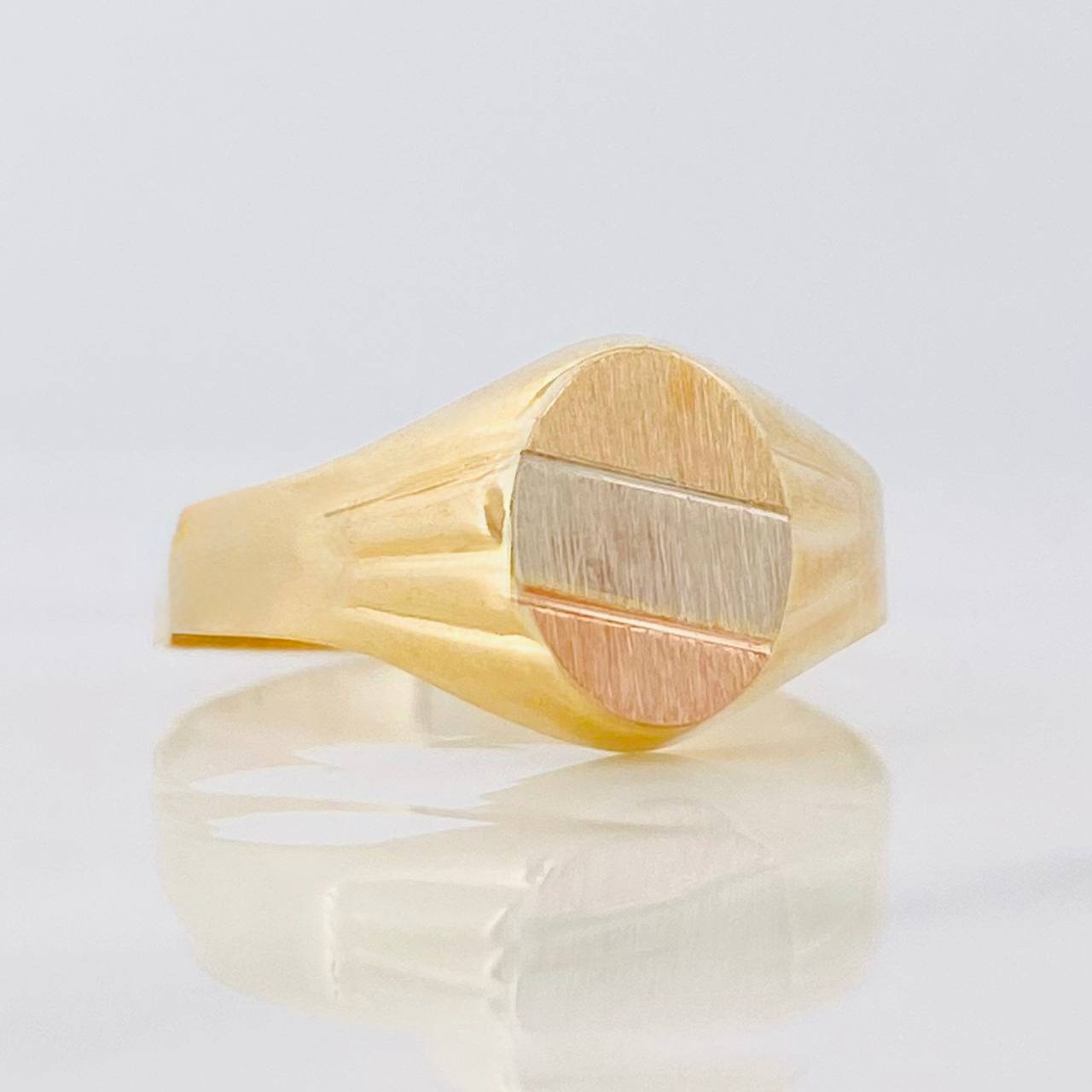 Oval Signet Ring 1.55g / T8 1/4 Three Golds 18K