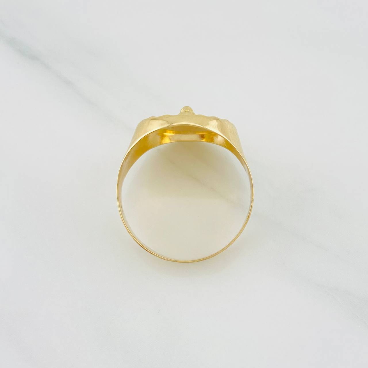 Lion Bordered Signet Ring 3.45g / T8 3/4 Yellow Gold 18K