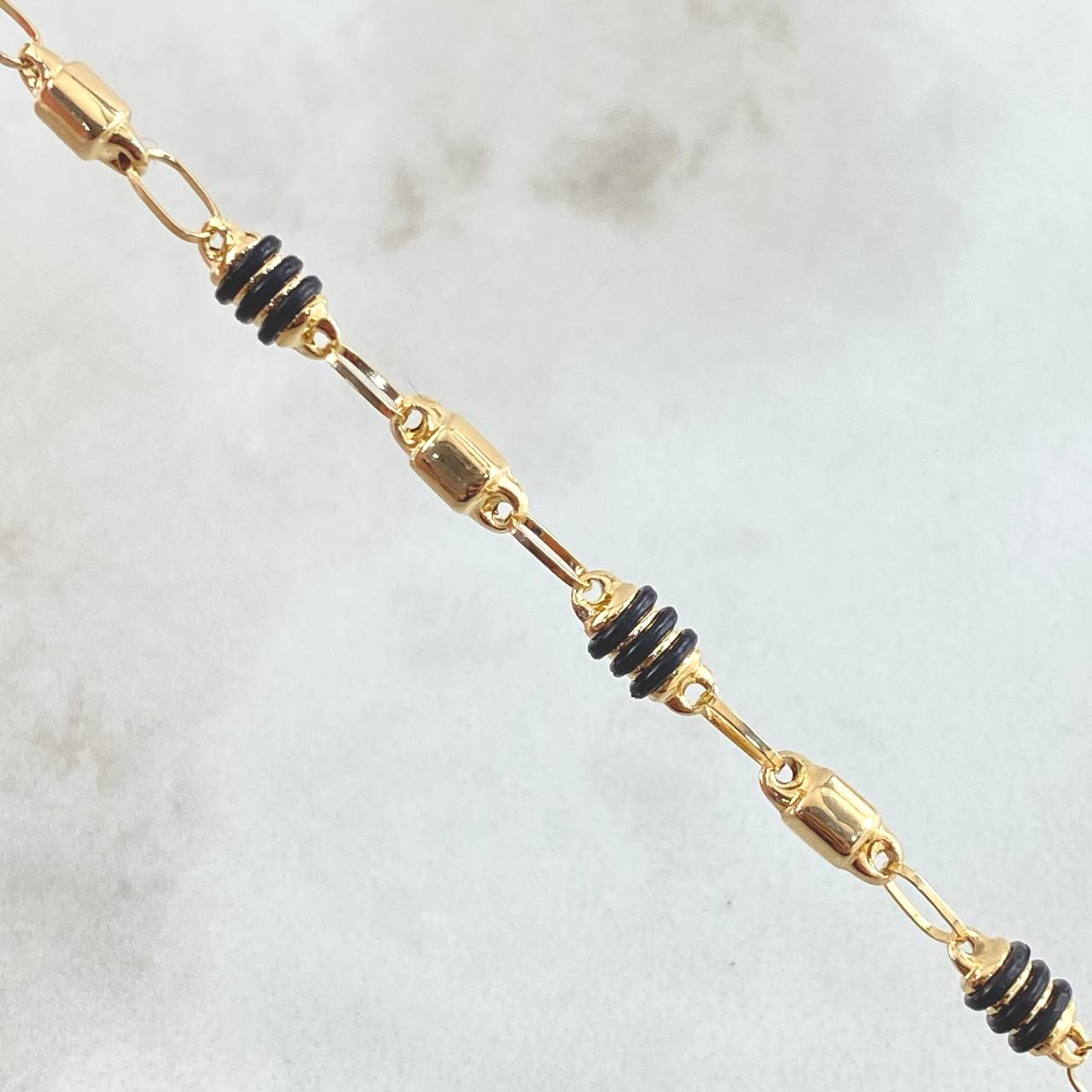 Rustic Cylinder Bracelet 3gr / 7.5in / 18K Gold +0$