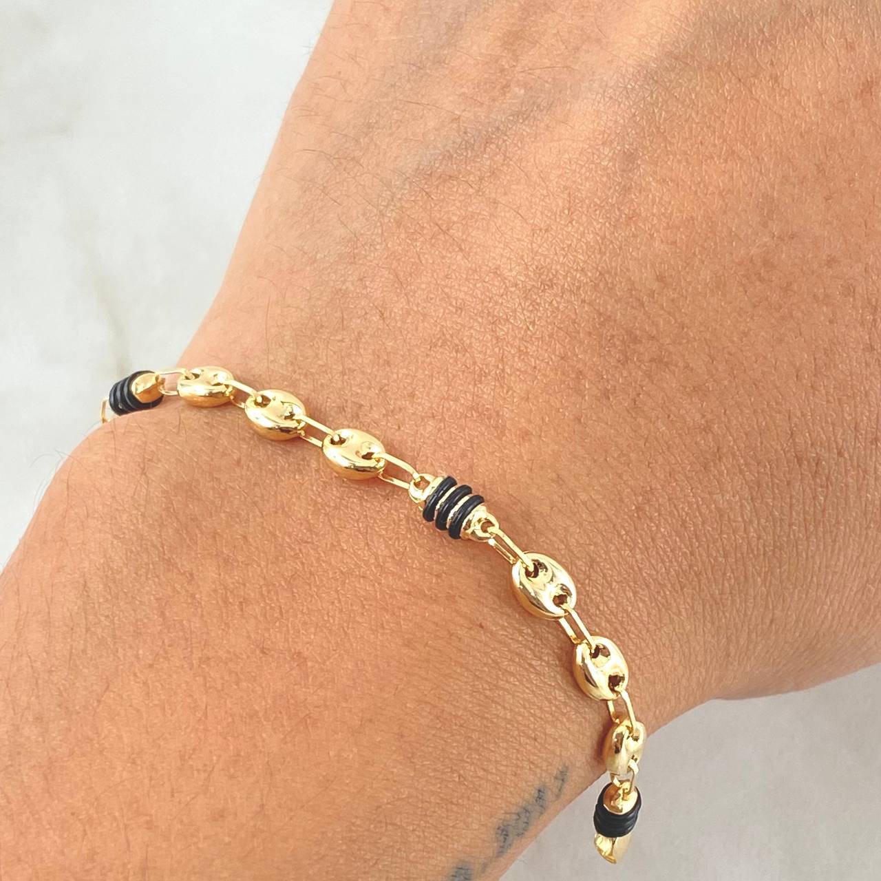 Rustic Bracelet GC 3x1 3.5gr / 8.1in / 18K Yellow Gold Special Finish