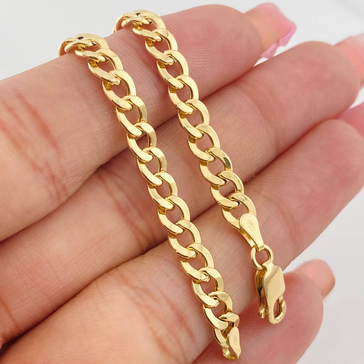 Cuban Links Bracelet 3.95g / 8 in / 5.12mm Yellow Gold 18K