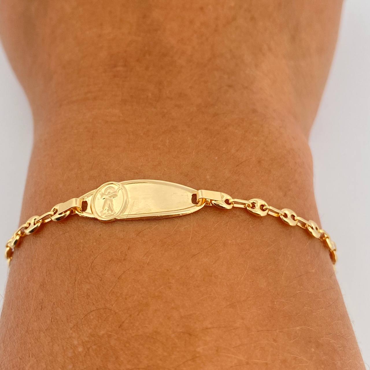 Pulso Bebé GC Placa Ocatagonal Curva  1.8gr / 6 in / 3.33mm Oro Amarillo 18K &