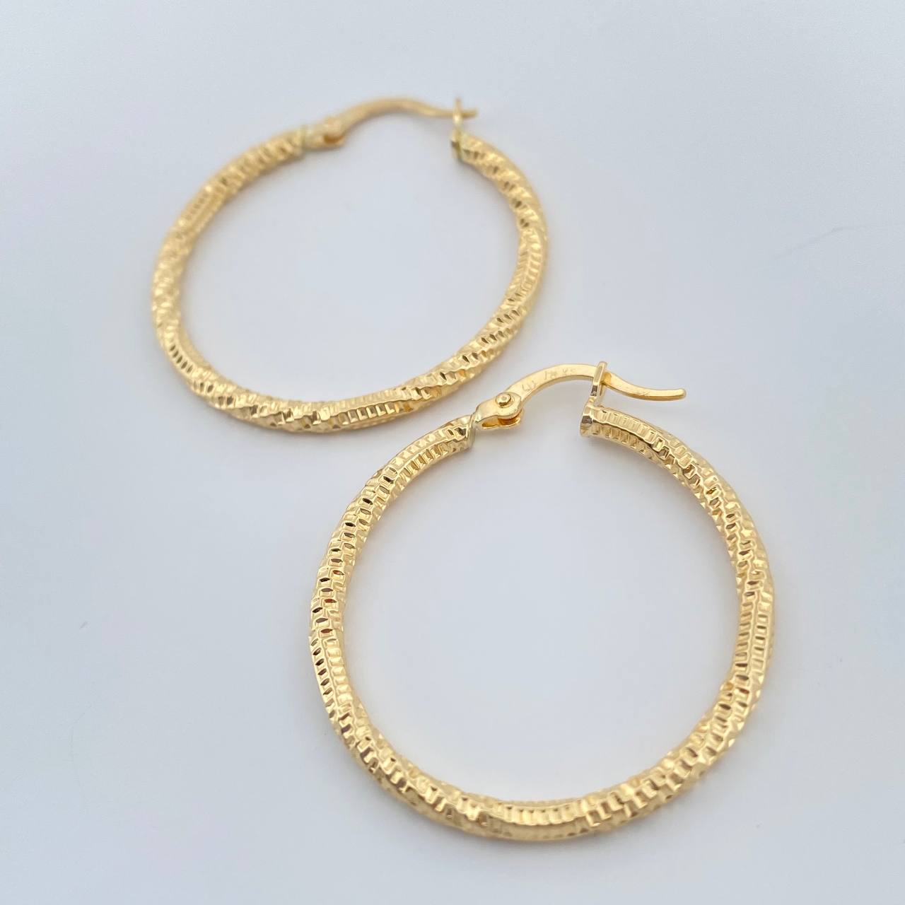 Candongas Megan 1.95gr / 1 1/4 in / Oro Amarillo 18K &