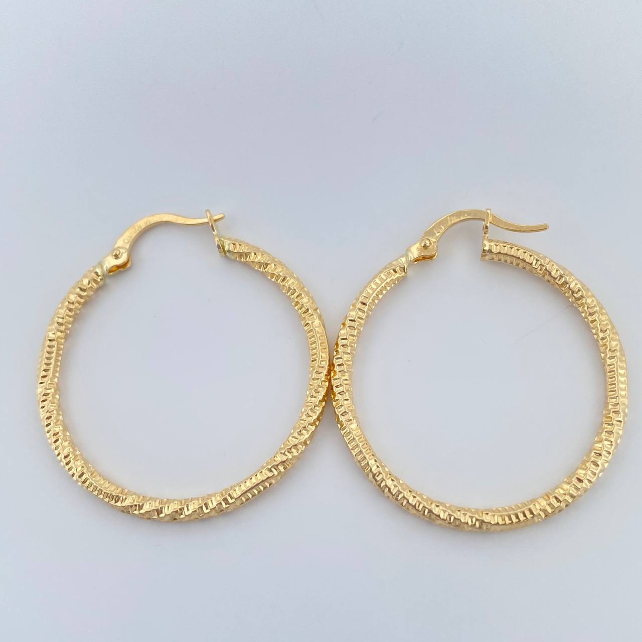 Candongas Megan 1.95gr / 1 1/4 in / Oro Amarillo 18K &