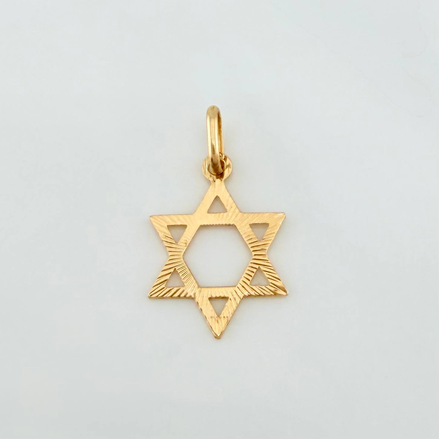 Dije Estrella De David 0.7 g / 3/4 in Oro Amarillo 18K