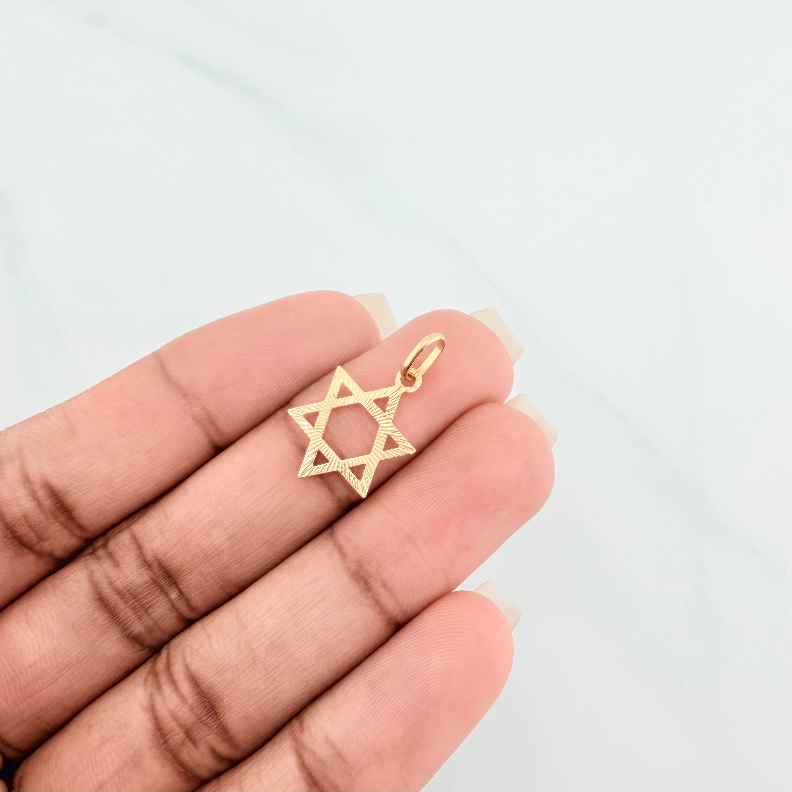 Dije Estrella De David 0.7 g / 3/4 in Oro Amarillo 18K