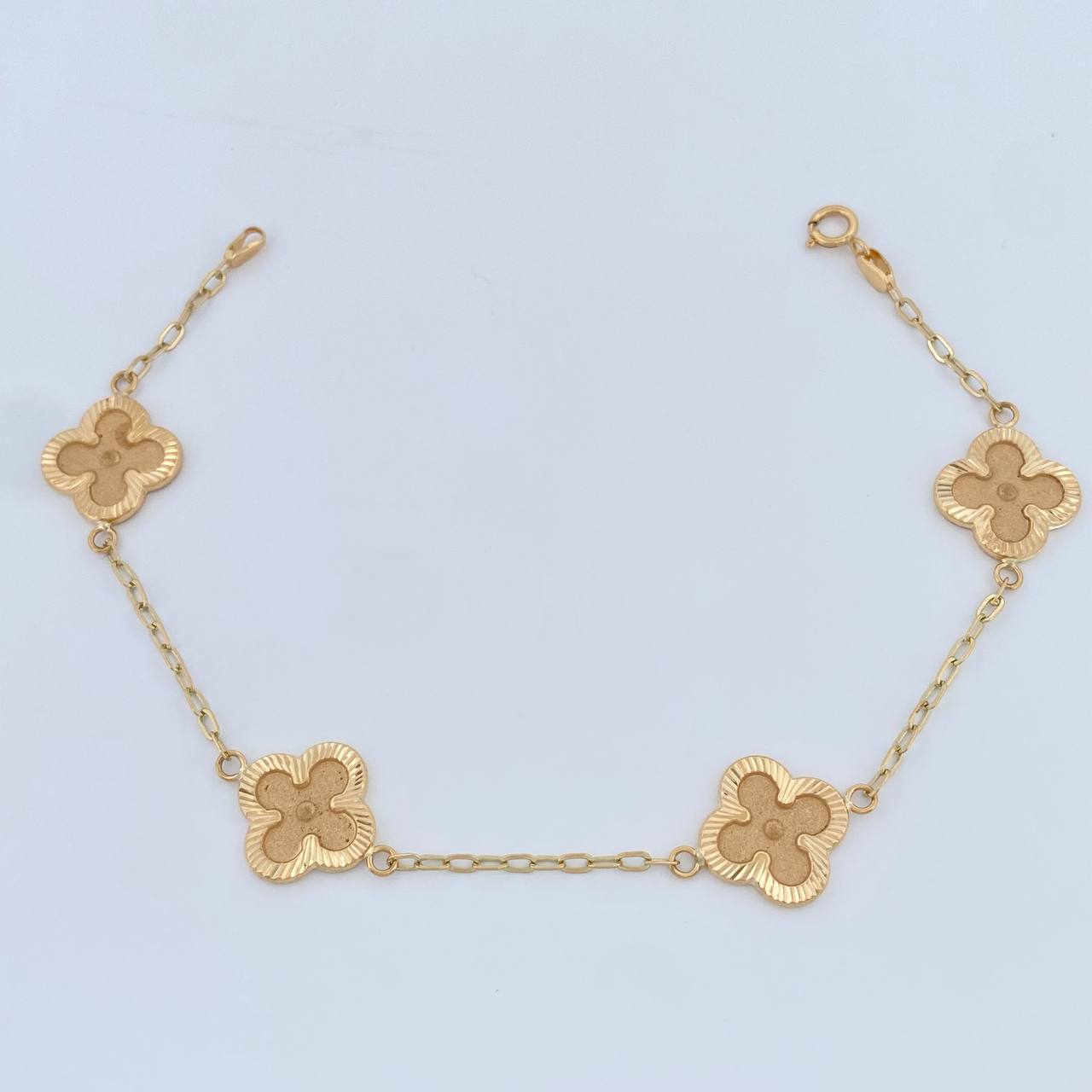 Pulso Trebol Cajon 3.7gr / 7 1/2 in / 1.7mm Oro Amarillo 18K %