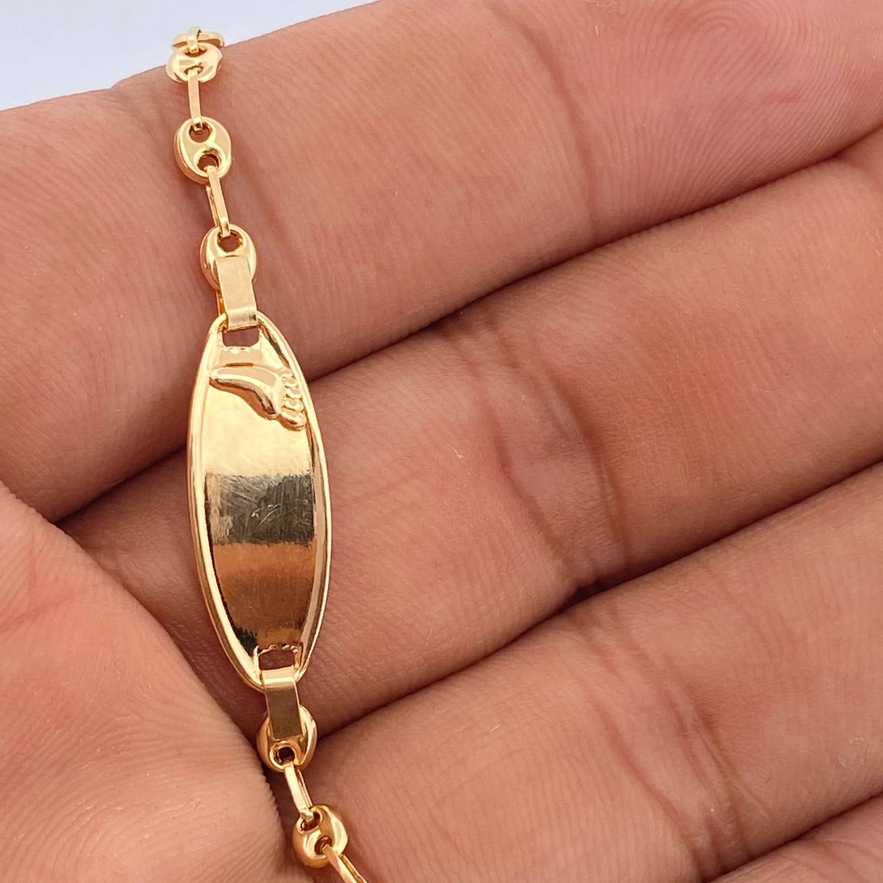 Pulso Bebé Placa Pie Gc 1.8gr / 6 in / 3.25mm Oro Amarillo 18K %
