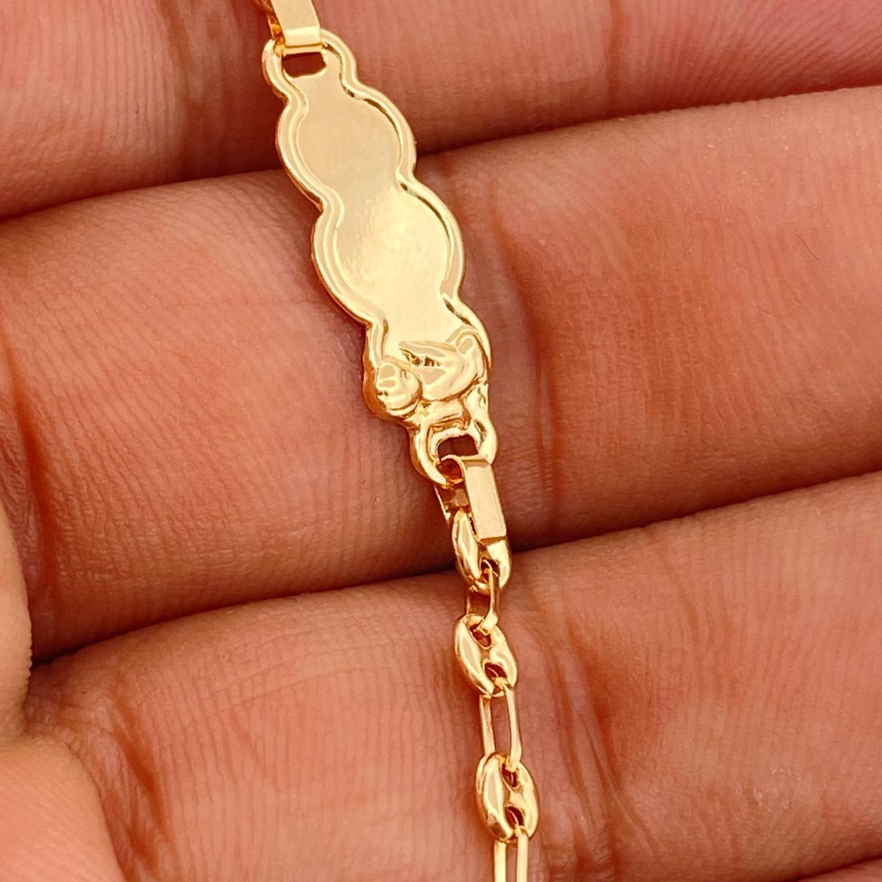 Pulso Bebé Placa Gc 1.75gr / 6 in / 3.4mm Oro Amarillo 18K %