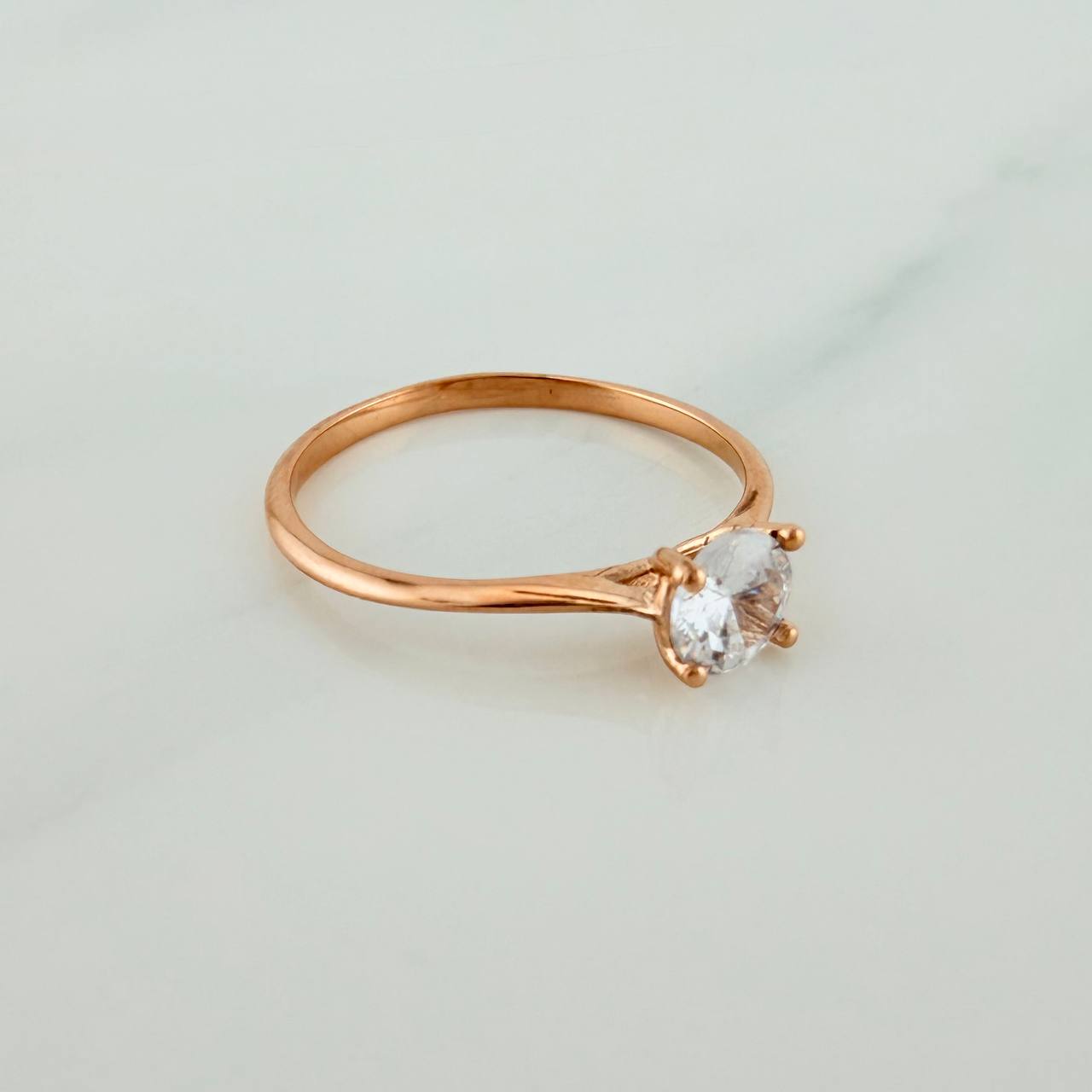 Anillo Solitario 1.4gr / T6 3/4 / Oro Rosa 18K %