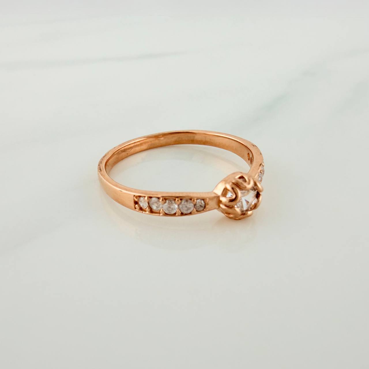 Solitaire Churumbela Ring 1.85gr / T6 1/2 / Rose Gold 18K %