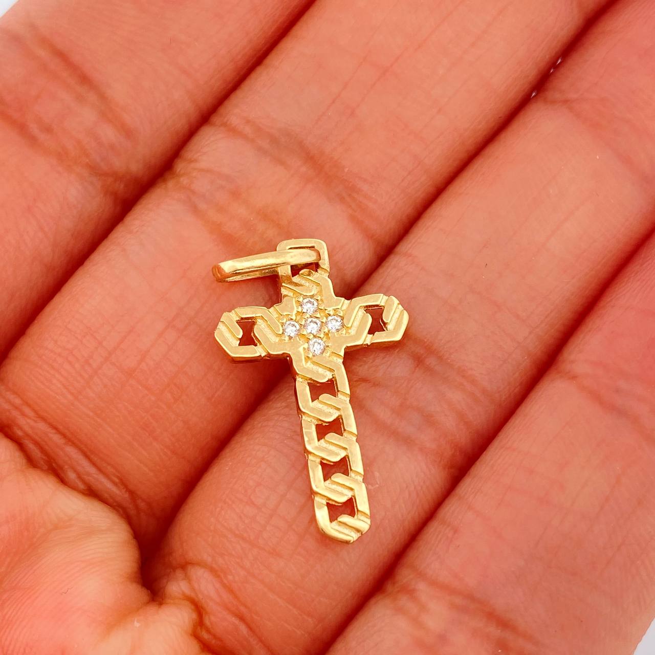 Dije Cruz Tribal 1.5gr / 1 in / Oro Amarillo 18K %