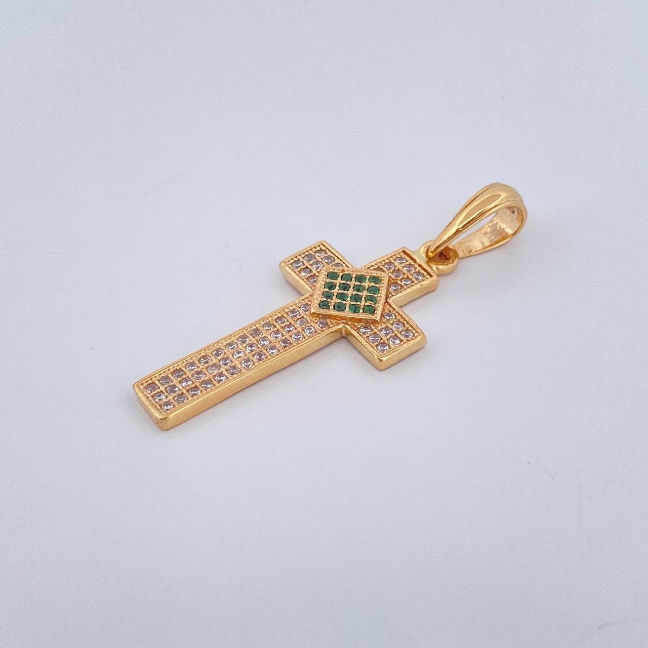 Dije Cruz Diamante 2.75gr / 1 1/2 in / Oro Amarillo 18K %