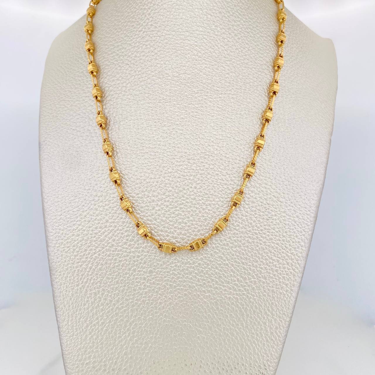 Rustic Barrel Chain 10.55g / 24 in / 3.69mm 18K Yellow Gold