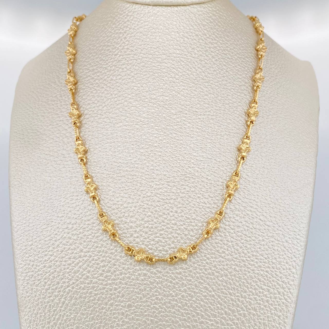 Rustic Flower Chain 11.25gr / 24 1/4 in / 4.8mm Yellow Gold 18K &
