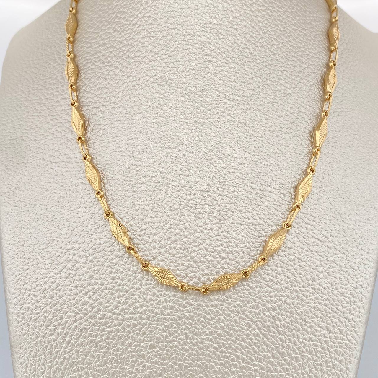 Rustic Rhombus Chain 12.2gr / 24 1/2 in / 4.05mm Yellow Gold 18K &