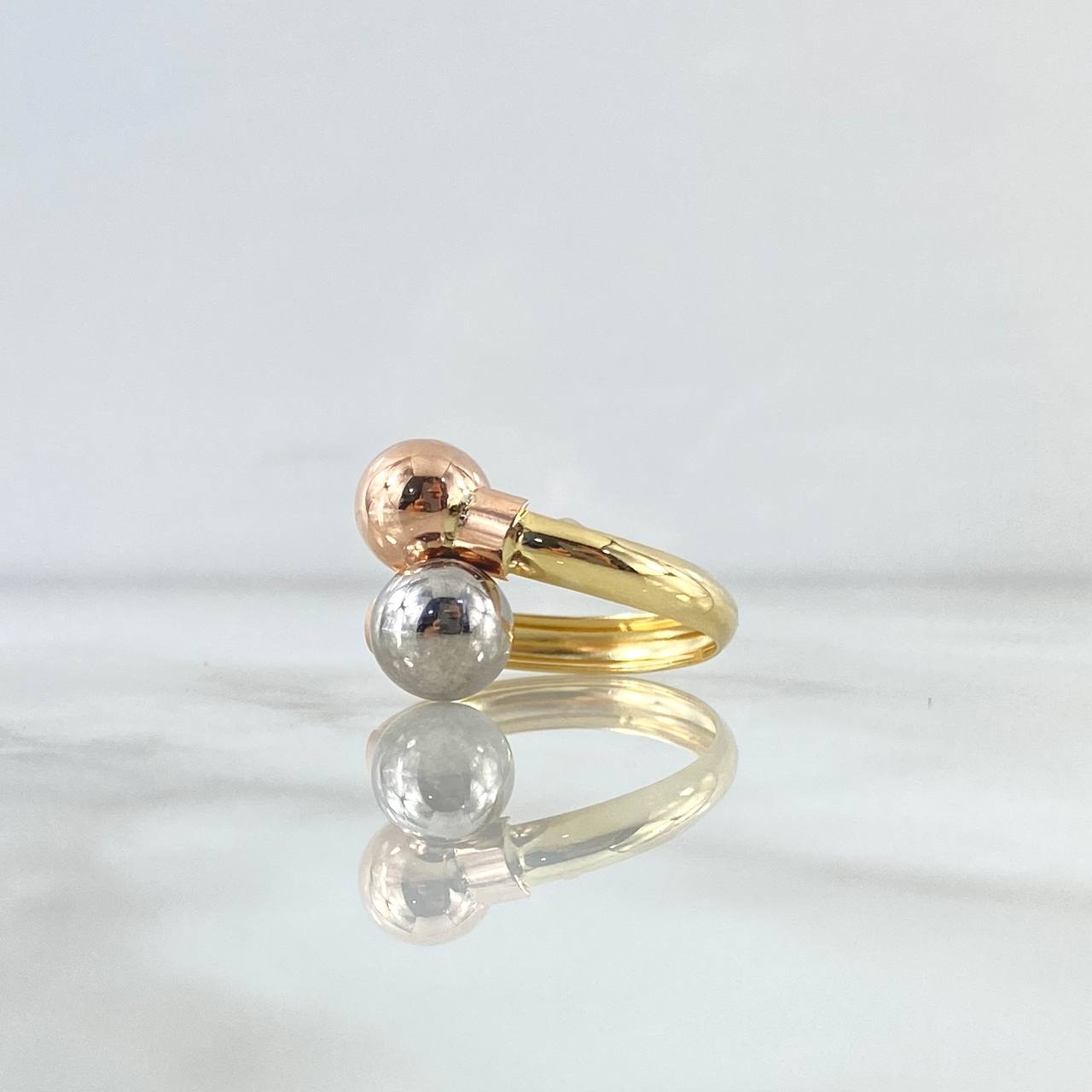You and Me Ring 2.05gr / Size 7 1/4 / Three 18K Golds