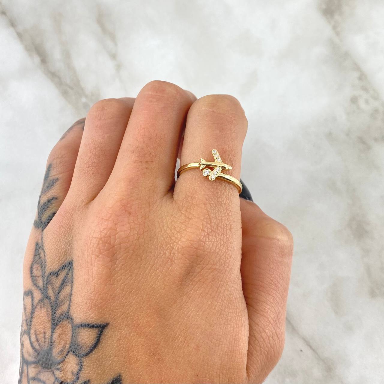 Airplane Ring 1.65gr / Size 7 1/4 / 18K Gold