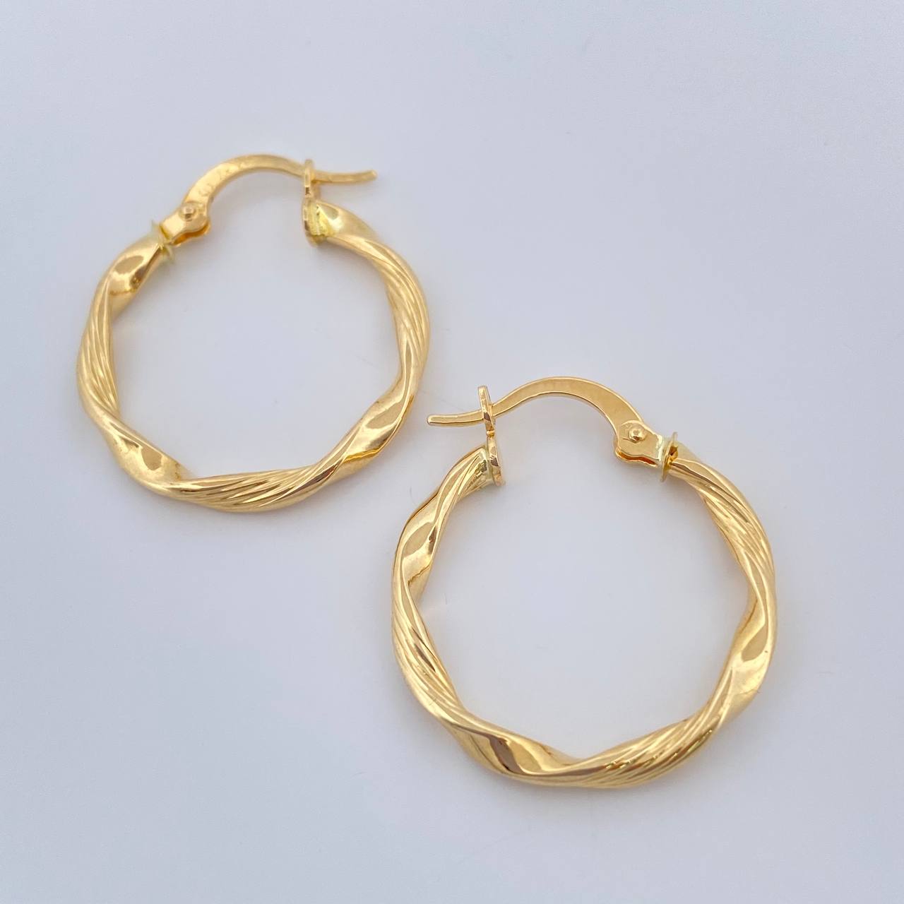 Candongas Asby 1.4gr / 1 in / Oro Amarillo 18K &