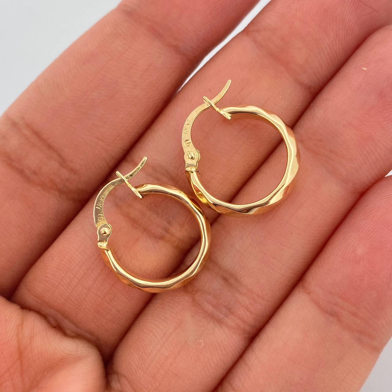 Candongas Nia 1.7gr / 3/4 in / Oro Amarillo 18K &