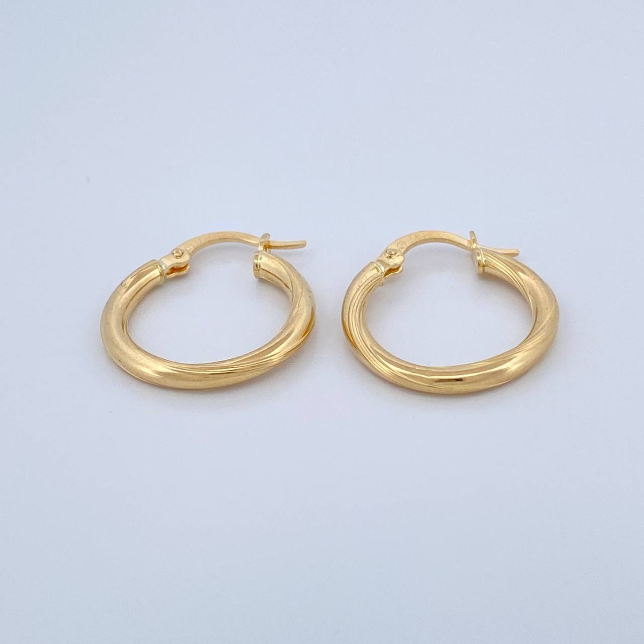 Candongas Lui 1.5gr / 3/4 in / Entorchado Oro Amarillo 18K &