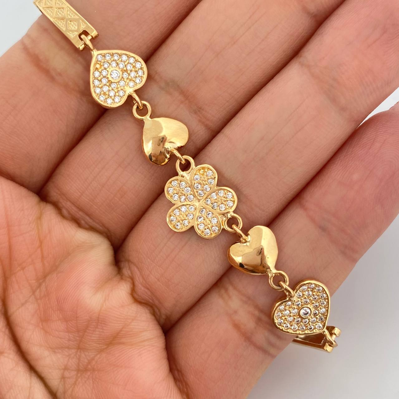Reticulated Flower Hearts Bracelet 11.3gr / 7 1/4 in / 4mm Yellow Gold 18K %