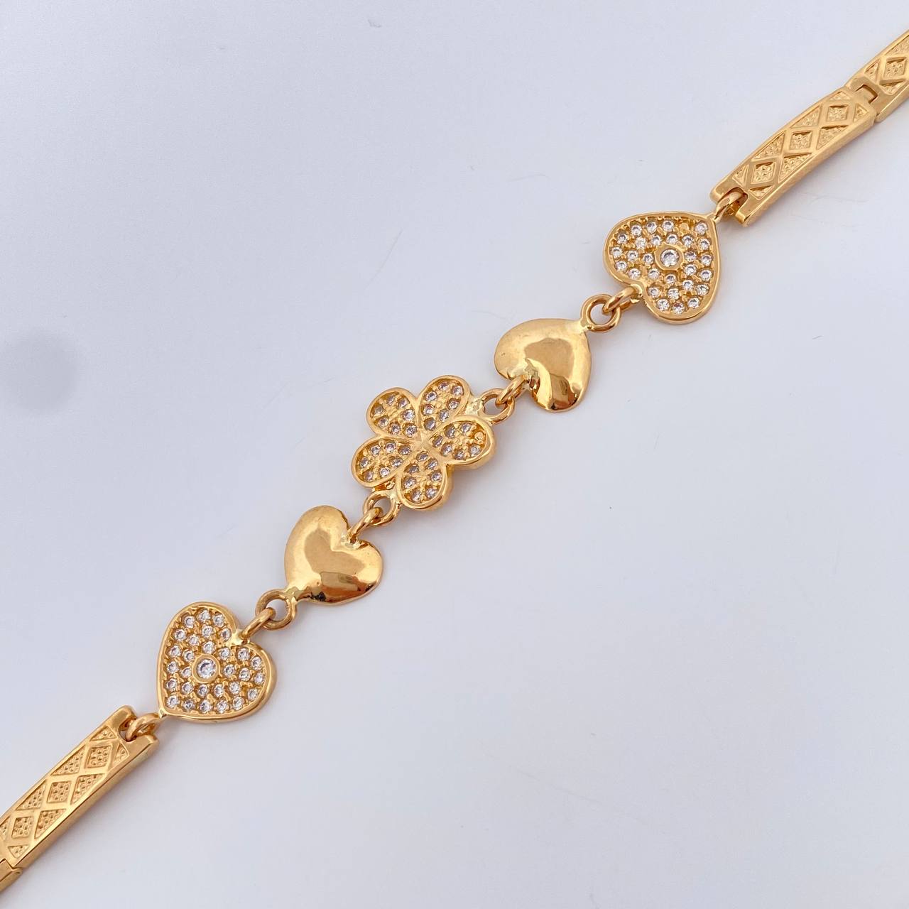 Reticulated Flower Hearts Bracelet 11.3gr / 7 1/4 in / 4mm Yellow Gold 18K %