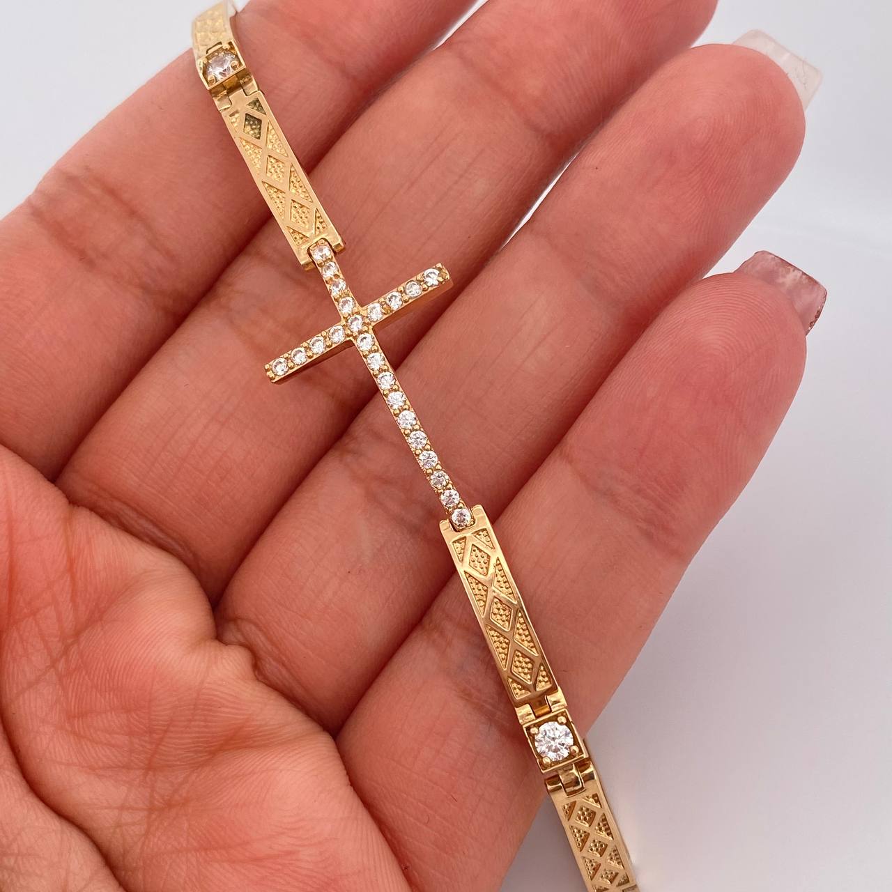 Pulso Reticulado Cruz 10.4gr / 6 1/4 in / 4mm Oro Amarillo 18K %